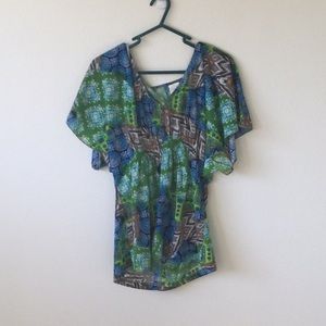 Multi colored V-neck tunic pull over top